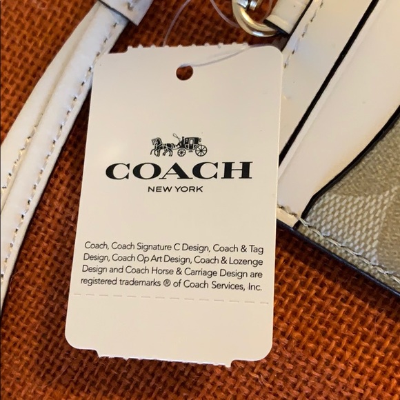 Coach land yard holder - Picture 6 of 6